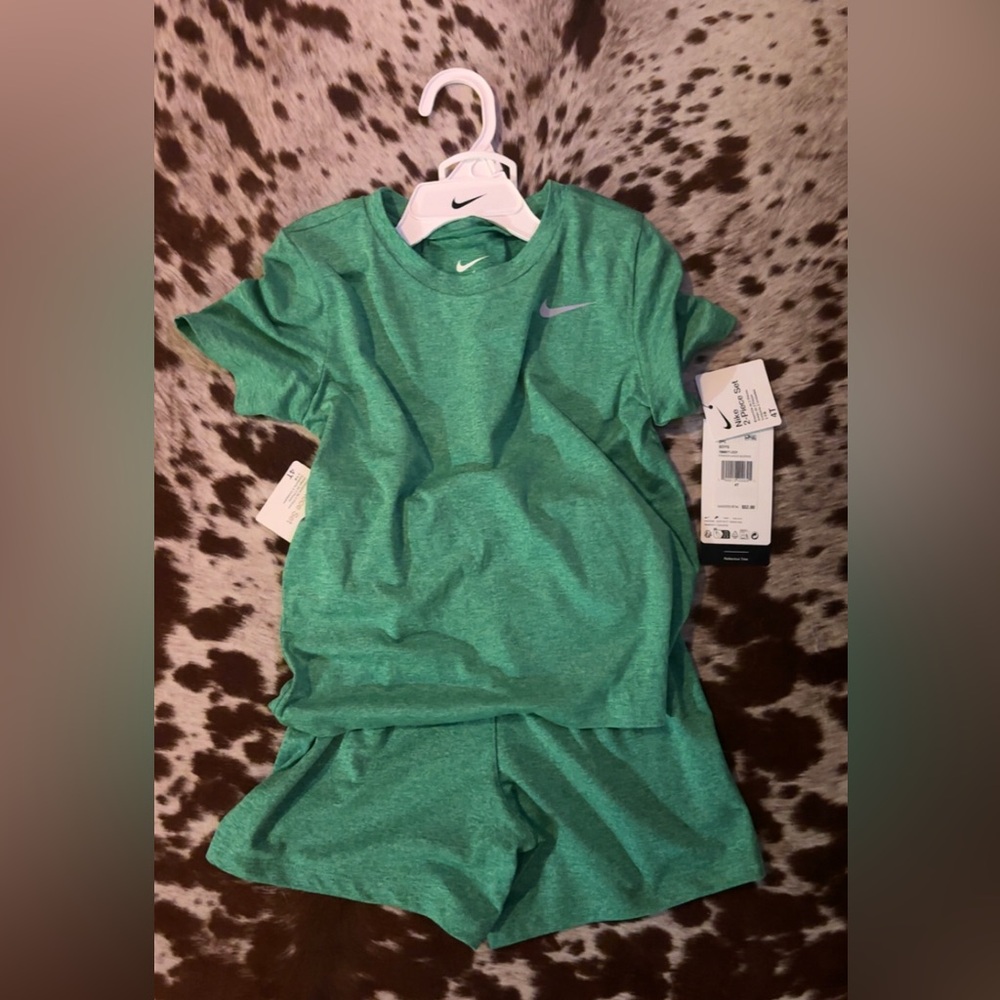 Nike Green Heather Athletic Tee‎ and Shorts NEW WITH TAGS Size 4t